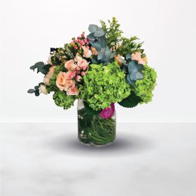 garden-flowers, vase, peach, pink, green, flowers, flora, riyadh, ksa, online, delivery, same-day, rose, hydrangea, Wedding, Engagement, Best-Wishes, Housewarming, Birthday, Thank-You, Congratulations, Mothers-Day, mother, congrats, saudi-founding-day, ks