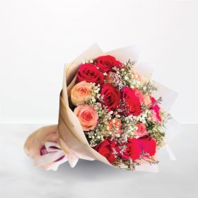 Glamorous, red, peach, rose, roses, hand, hand-bouquet, bouquet, mother, Anniversary, Birthday, Congratulations, Engagement, Love Collection, Mother's-Day, for her, female, saudi, ksa, delivery, online, sameday, same-day, flowers, flora, flow, floral, flo