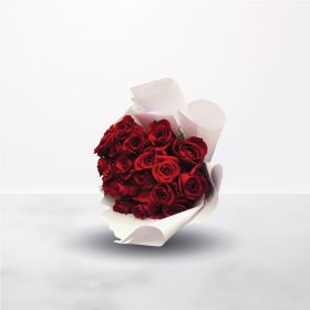 Decent Love, red, rose, hand, hand bouquet, unisex, valentine, love, for him, for her, female, male, saudi, ksa, delivery, online, sameday, same-day, flowers, flora, flow, floral, florist, saudi-florist, online-flowers-ksa, riyadh, jeddah, dammam, khobar,
